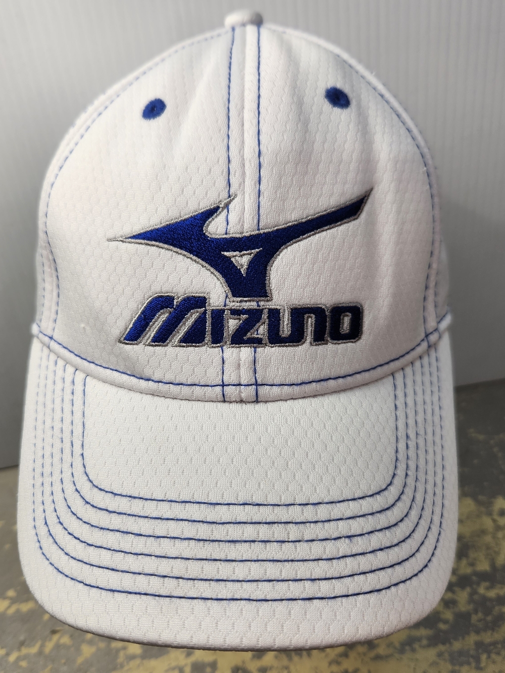 Mizuno Performance Wear Classic Cut White Blue Logo Baseball Cap Hat Adjustable